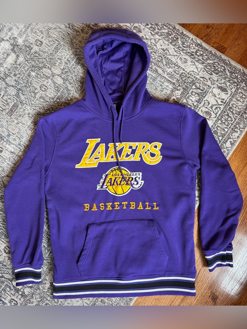 Los Angeles Lakers NBA Purple Embroidered Pullover Hoodie Men’s M